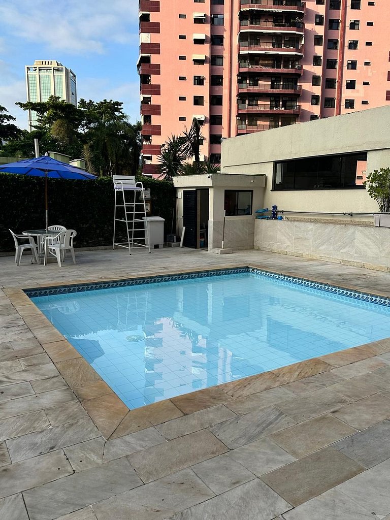 Aproveite o melhor da Barra da Tijuca. 2 quartos com piscina